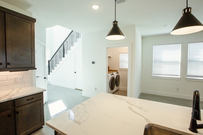 Building Photo - 21134 Garden Palm Dr