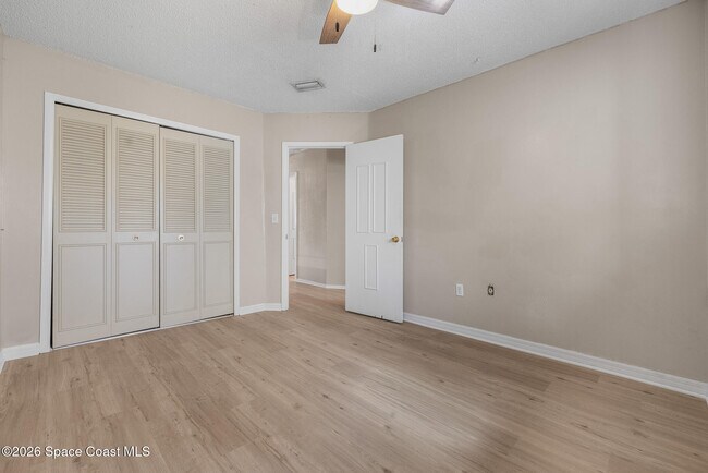 Building Photo - 405 Hawthorne Ct