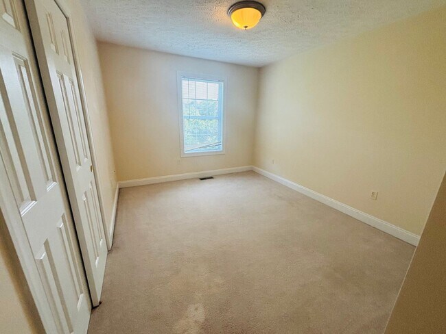 Building Photo - 385 Oak Tree Blvd NW