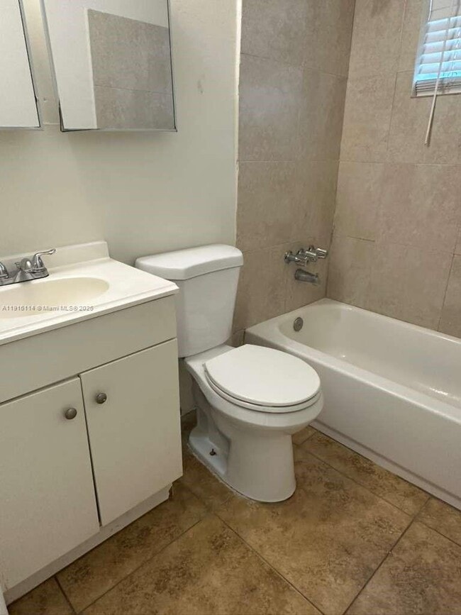 Building Photo - 5701 SW 27th St