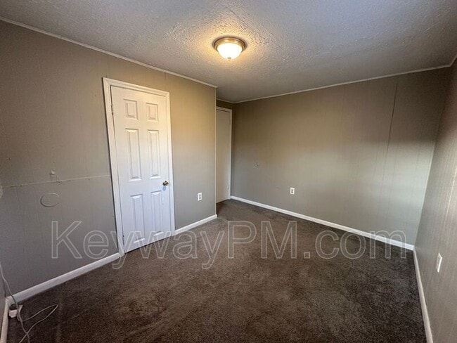 Building Photo - 116 Argyle Ave