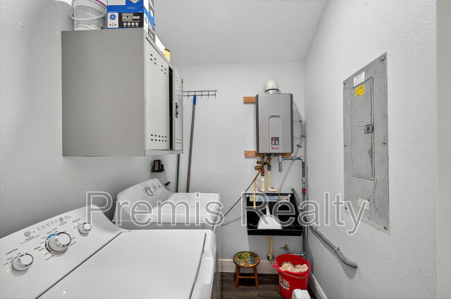 Building Photo - 4201 3rd Ave N