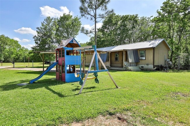 Building Photo - 2205 Willow Cove Dr