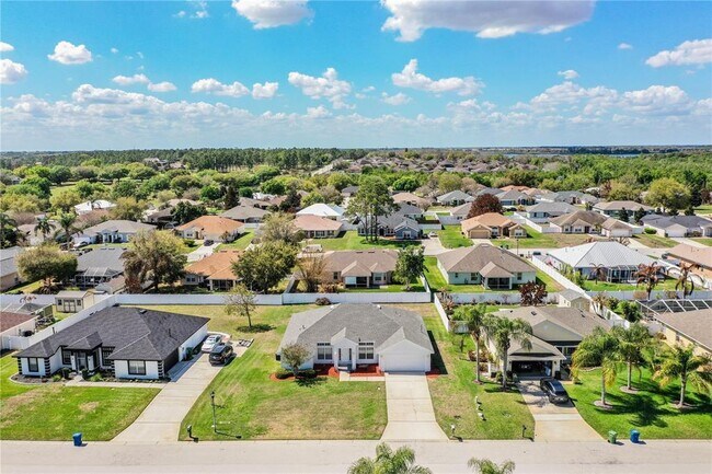 Building Photo - 233 Towhee Rd