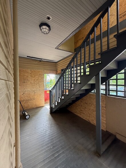 Building Photo - 630 Joyner St