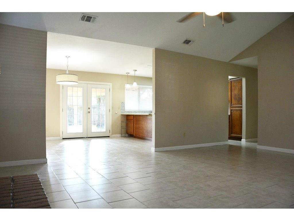 Building Photo - 8007 Vista Del Sol Dr