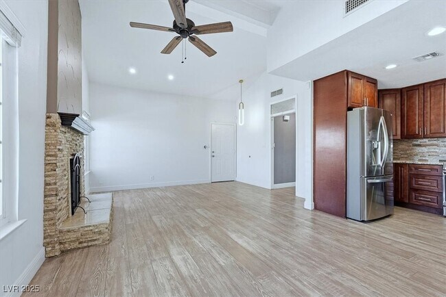 Building Photo - 6353 Whippoorwill Way