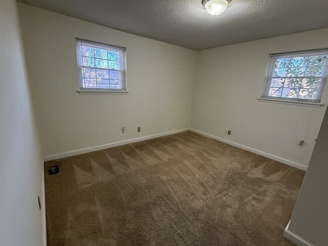 Building Photo - 1542 S Beltline Blvd