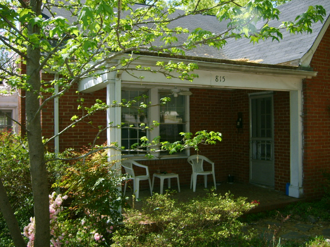 Building Photo - 815 W Johnson St