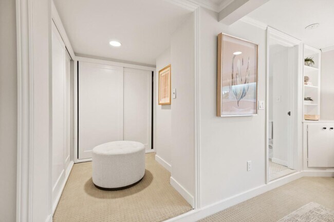 Building Photo - 105 Pepper Ave