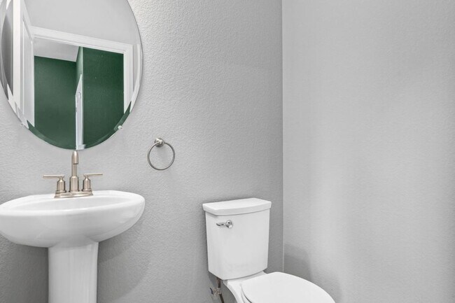 Building Photo - 1009 Birdwhistle Ln