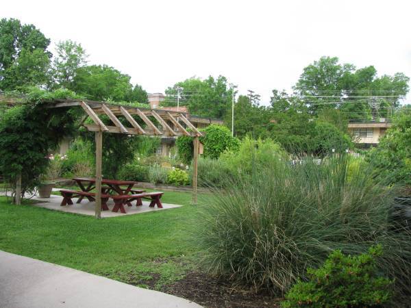 Building Photo - 807 West Trinity Avenue