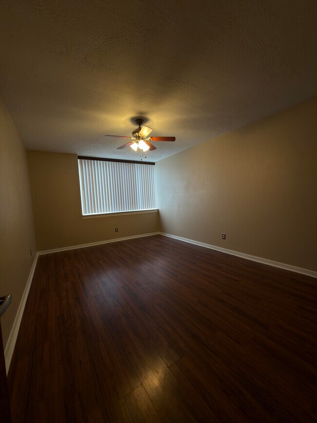 Building Photo - 3911 Fort St