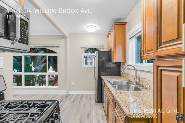 Primary Photo - 4441 1/4 Willow Brook Ave.-