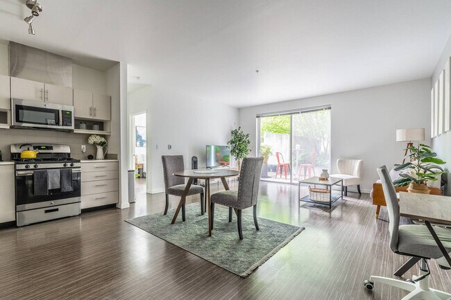 Building Photo - 1717 22nd Ave