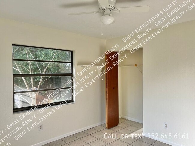 Building Photo - 1904 NE 17th Pl