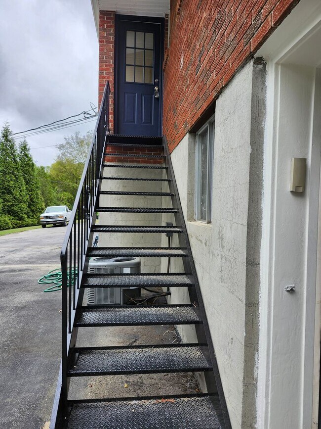 Building Photo - 1219 John Ross Rd