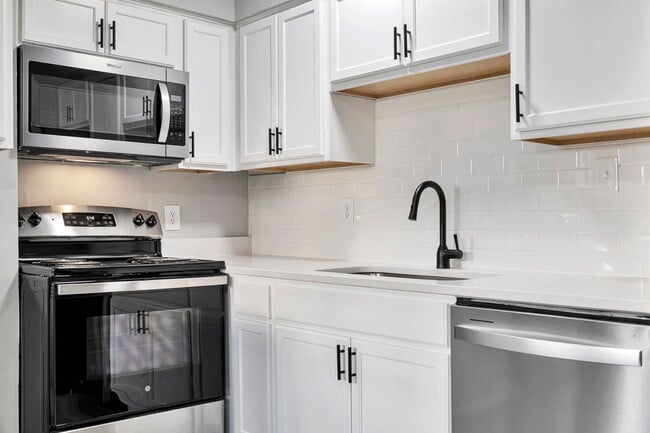 Building Photo - 616 N 21st St