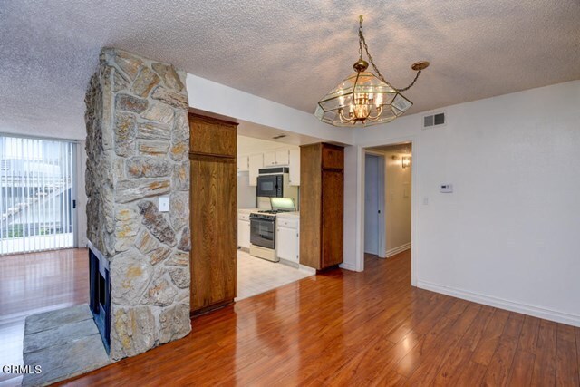 Building Photo - 930 N Louise St