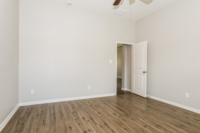 Building Photo - 131 Brock's Ln