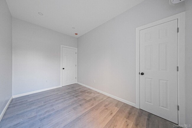 Building Photo - 224 Amber St