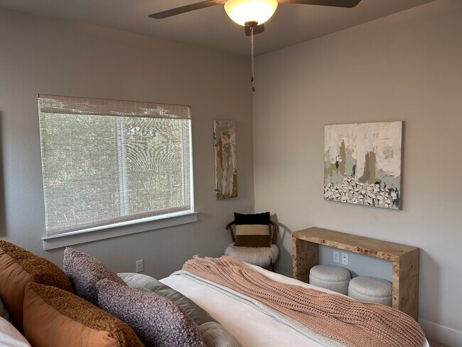 Building Photo - 142 Volterra Ln