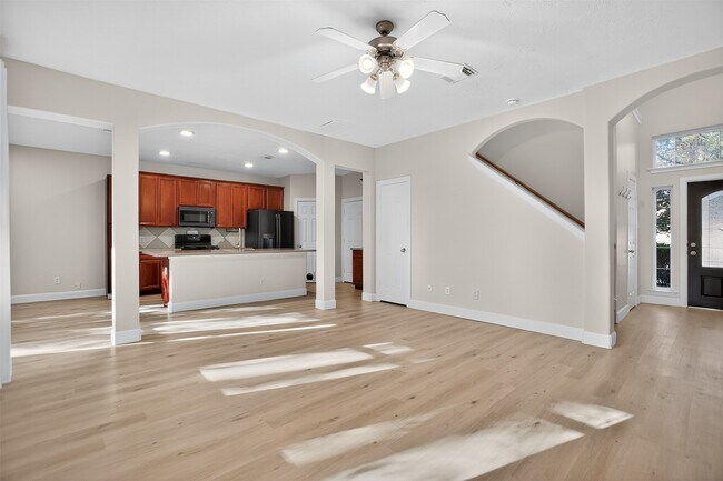 Building Photo - 126 Silver Penny Dr