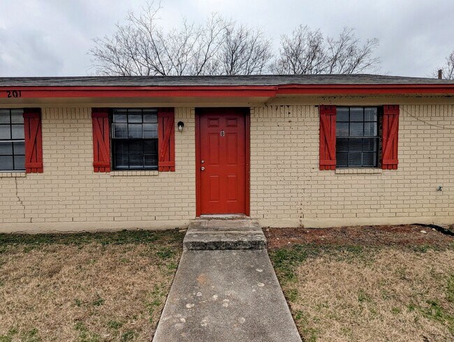 Building Photo - 201 W Anderson Ave