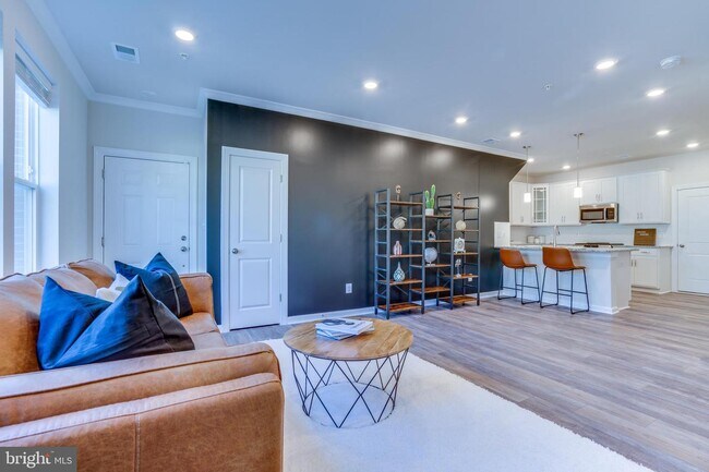 Building Photo - 14955 River Walk Way