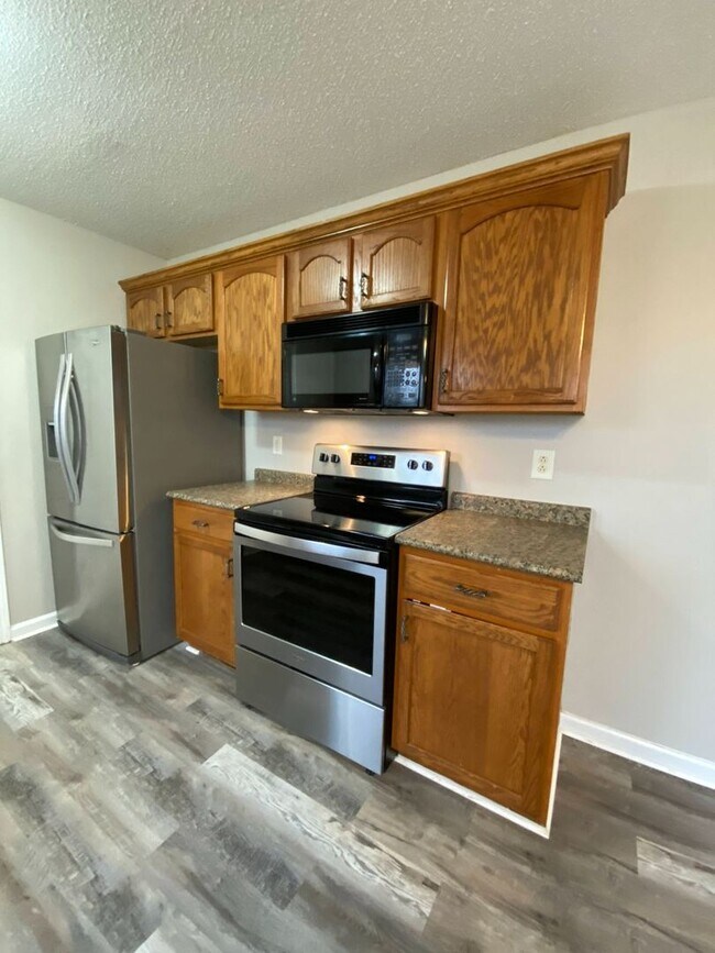 Building Photo - 3 Bed 2 Bath Amazing Home!