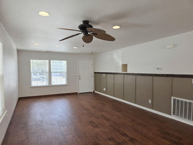Building Photo - Spacious 4-Bedroom Home with Solar, Finished Garage, Large Pantry & Low-Maintenance Backyard in M...