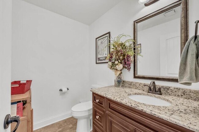 Building Photo - 820 Carousel Ct