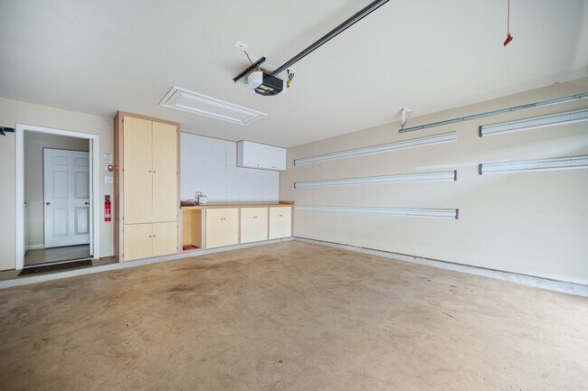 Building Photo - 9515 Denfield Ln