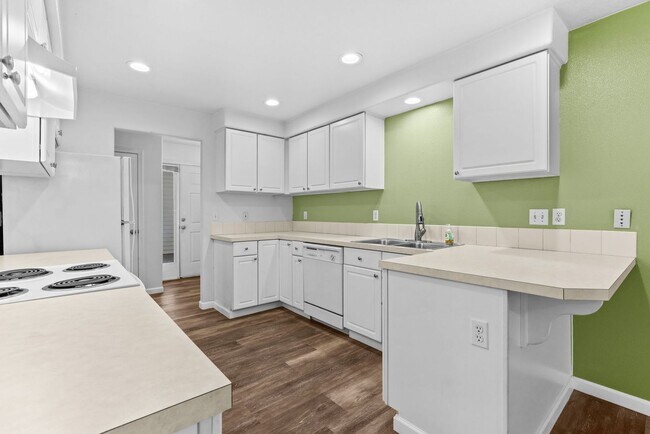 Building Photo - Luxury Loft Apartment- Downtown Canby