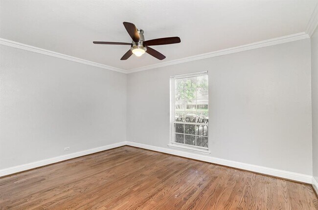 Building Photo - 5222 Fleetwood Oaks Ave