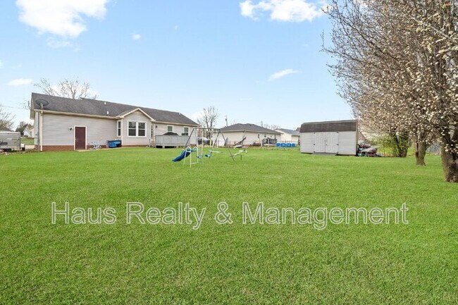 Building Photo - 919 Desota Ln