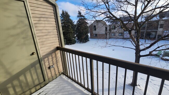 Building Photo - 42766 Lilley Pointe Dr