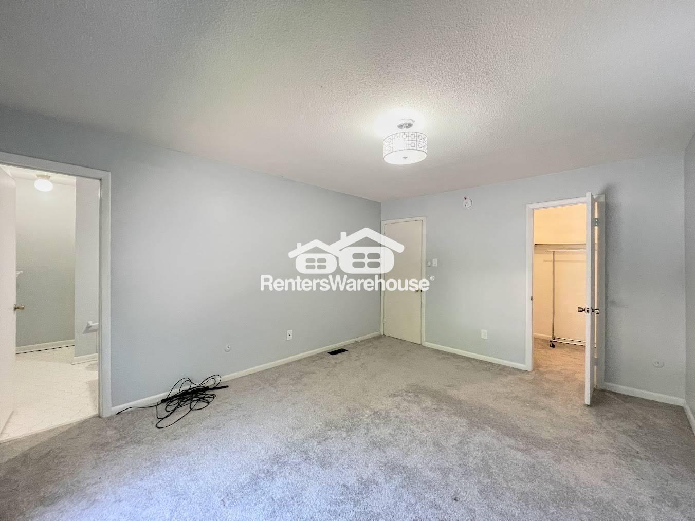 Building Photo - 5031 Clairmont Ct