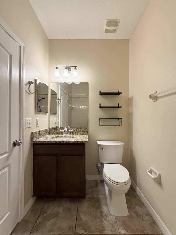 Building Photo - 930 Meadow Glade Dr