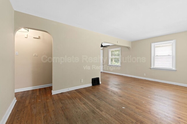 Building Photo - 2019 Raven Dr