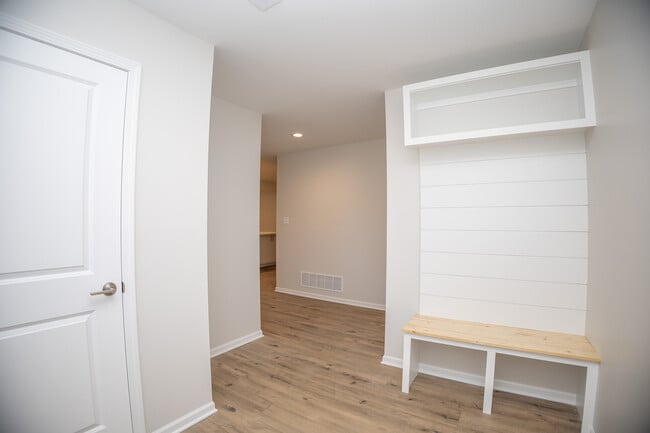 Building Photo - 834 El Dorado Dr