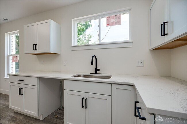 Building Photo - 4253 Pleasant View Ave