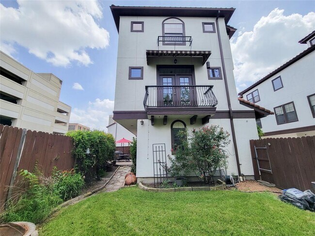 Building Photo - 3925 Gibson St