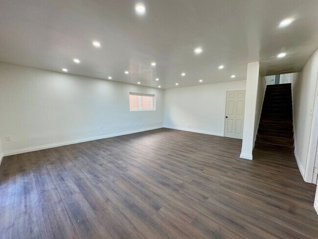 Building Photo - Large Open Layout Nestled in a Quiet Neighborhood with Stunning Mountain Views