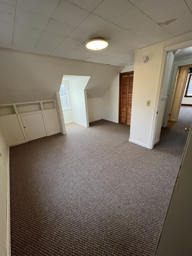 Building Photo - 215 Richmond Ave