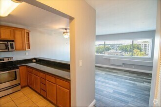 Building Photo - Clean & Spacious 1 Bedroom Apartment with ...