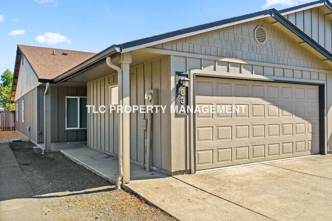Primary Photo - 824-830 North Douglas