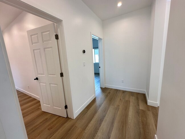 Building Photo - 3617 W Victory Blvd