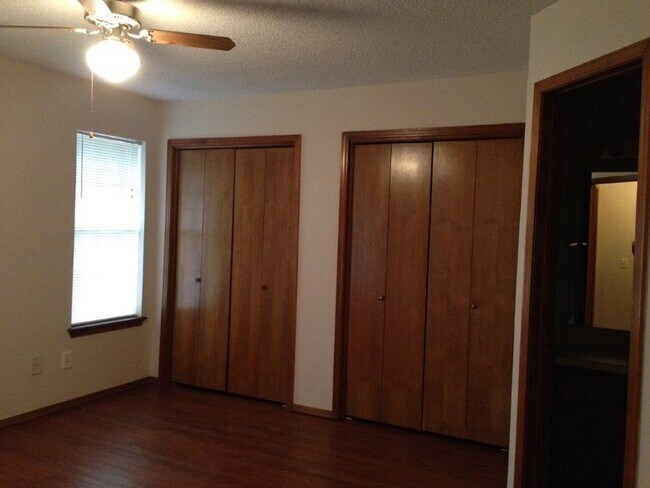 Building Photo - 3606 W Beechwood Dr