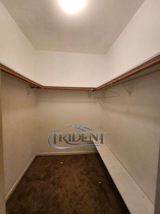 Building Photo - 3 bedroom, 2 bath house